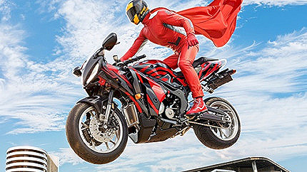 Graj w Real Motorbike Super Hero Stunt 3D online za darmo